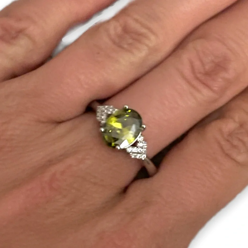 New Sterling Silver Elegant Minimalist Adjustable Peridot & White Sapphire Ring
